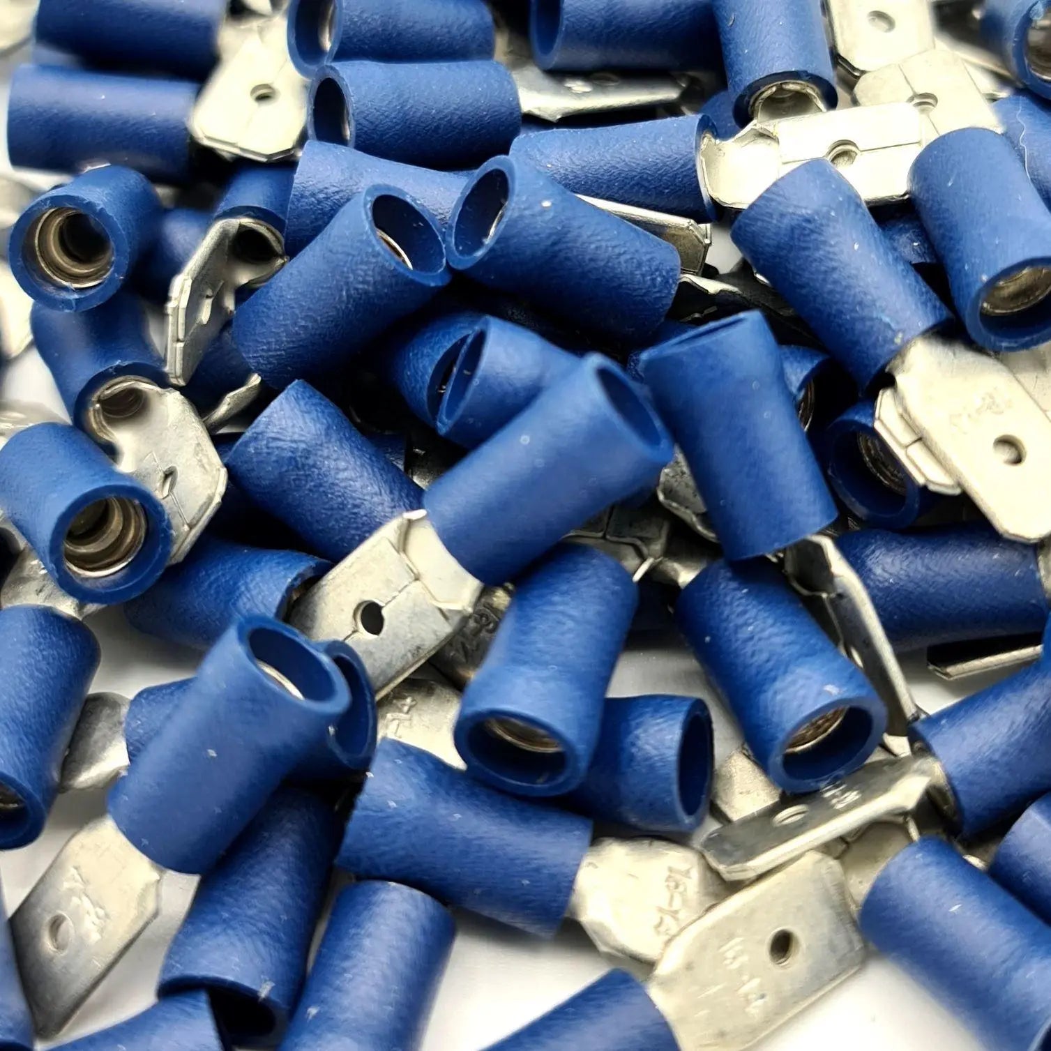 100 x Pre-Insulated Male Push-On Disconnects Crimp Terminals Electrical Consumables